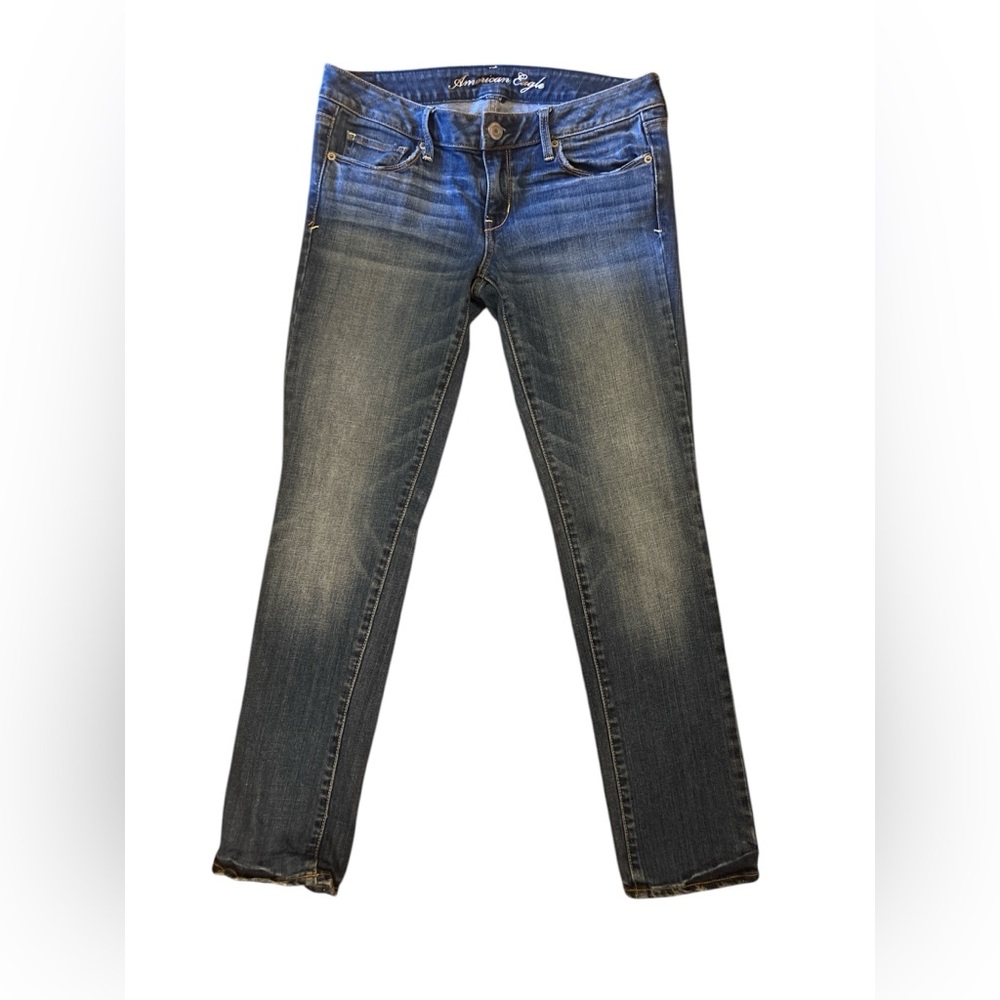 American Eagle women’s Stretch Skinny Blue Jeans Sz 8 short.